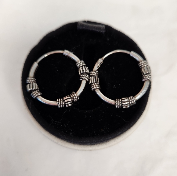 Vintage 90s Silver Hoop earrings - Picture 1 of 13
